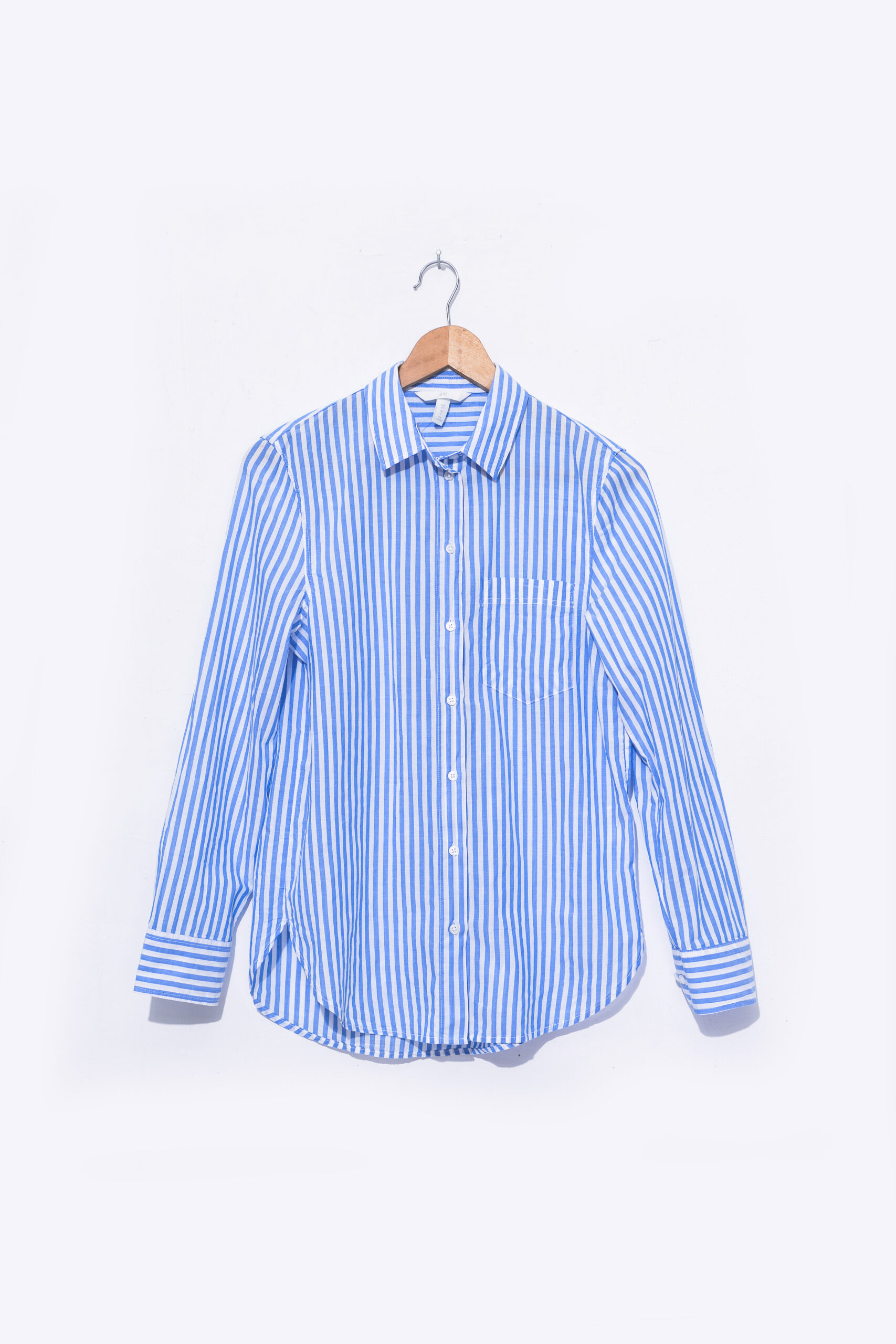Hung Shirt